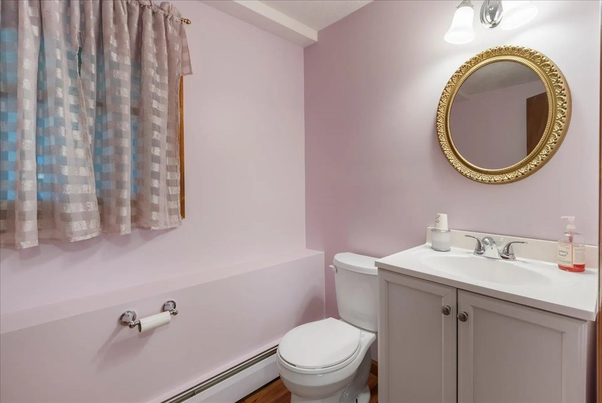 7 Wayne Street Hudson NH 03051