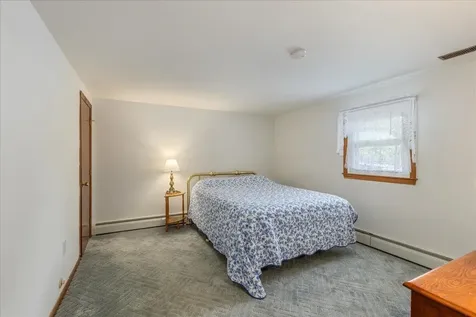 7 Wayne Street Hudson NH 03051