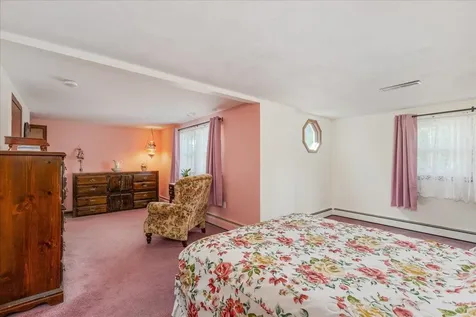 7 Wayne Street Hudson NH 03051