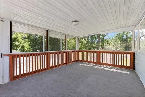 7 Wayne Street Hudson NH 03051