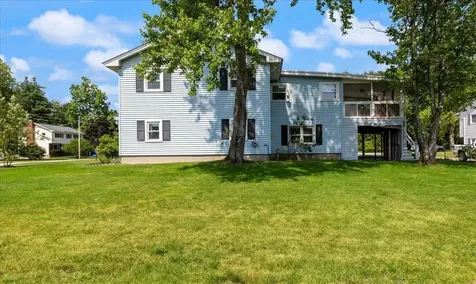 7 Wayne Street Hudson NH 03051