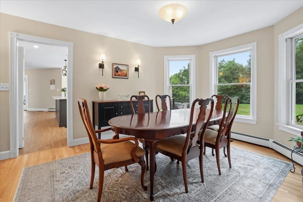 7 King James Drive Londonderry NH 03053