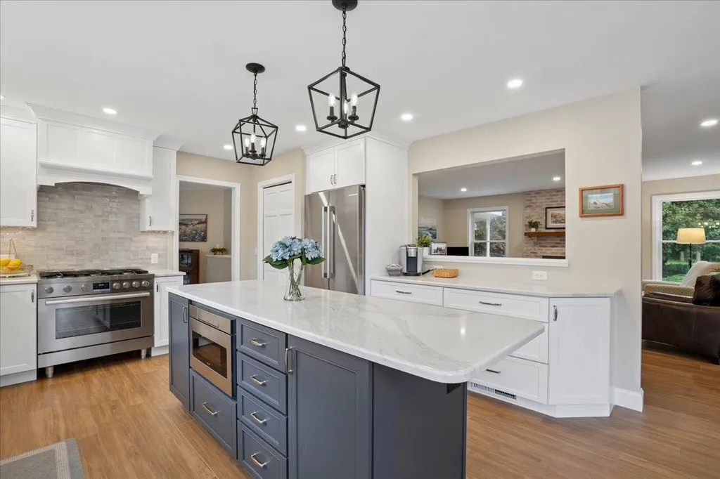 7 King James Drive Londonderry NH 03053