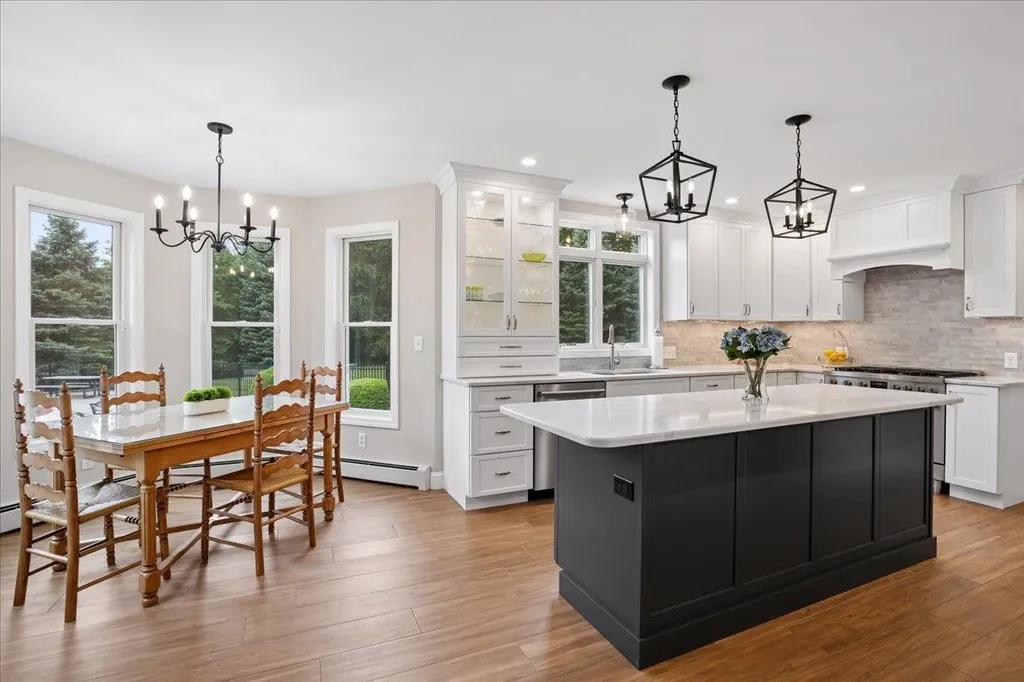 7 King James Drive Londonderry NH 03053
