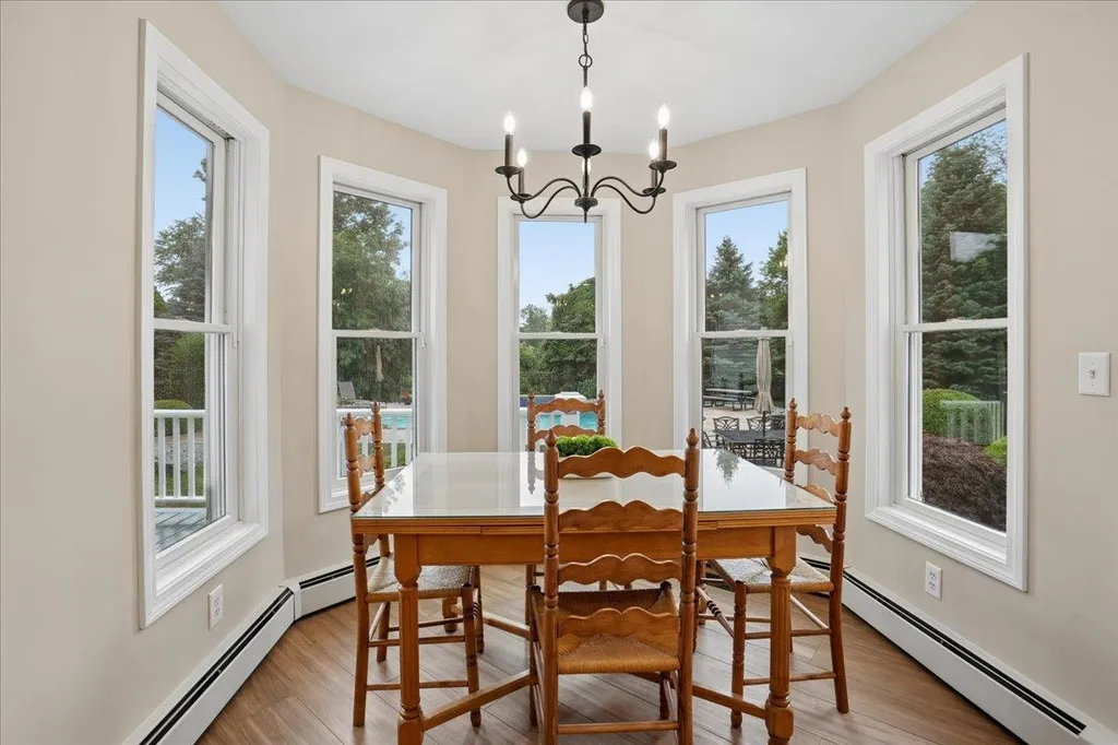 7 King James Drive Londonderry NH 03053