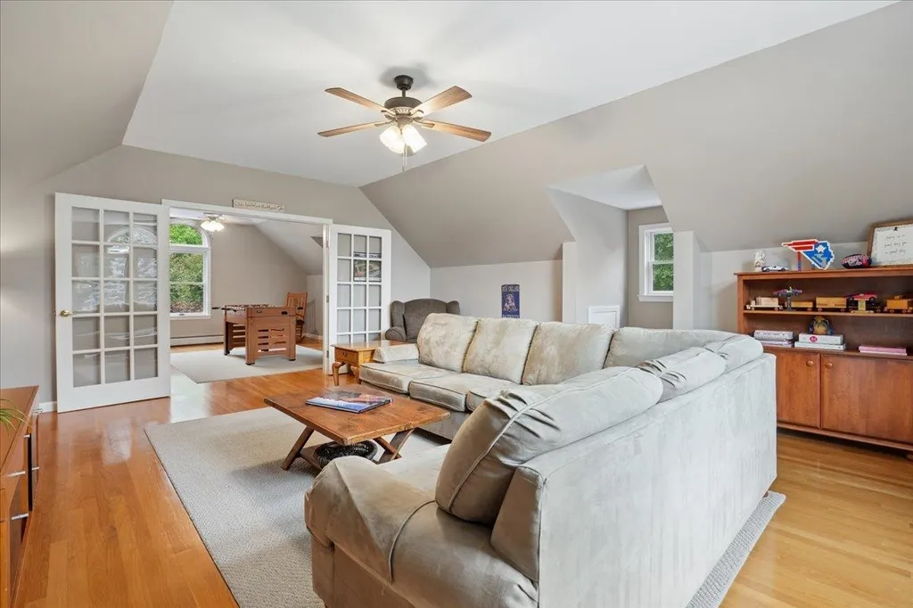 7 King James Drive Londonderry NH 03053