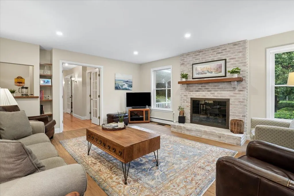 7 King James Drive Londonderry NH 03053