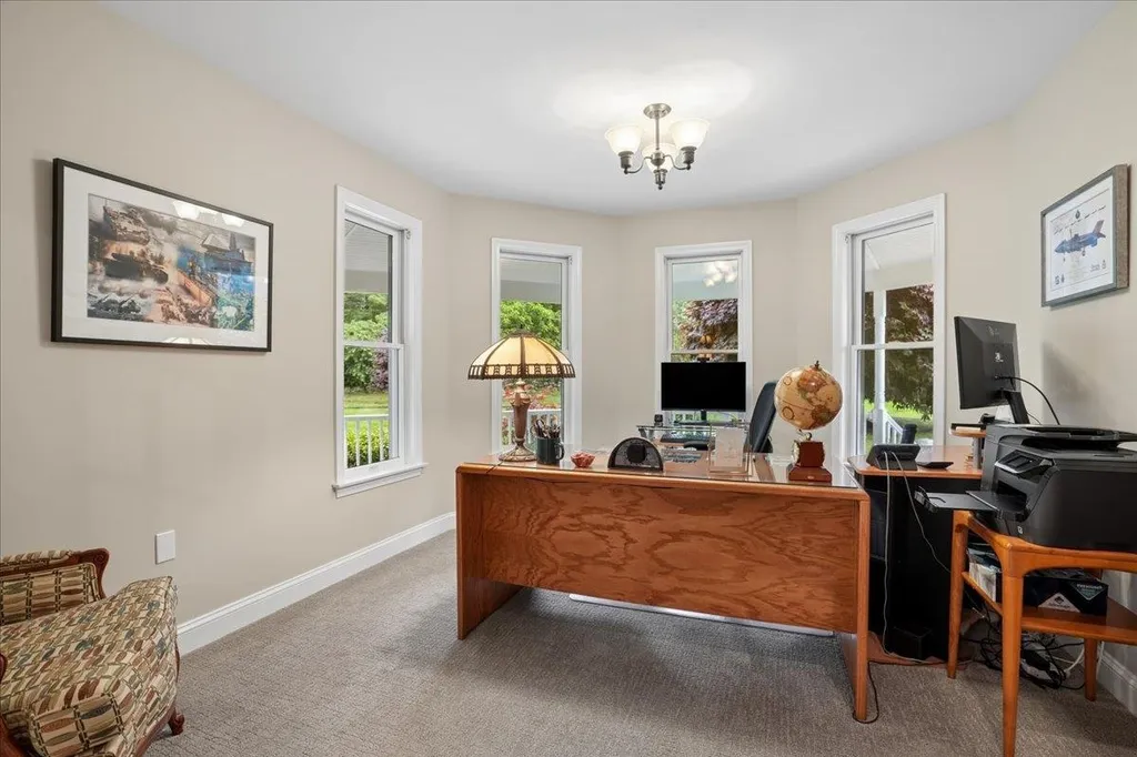 7 King James Drive Londonderry NH 03053
