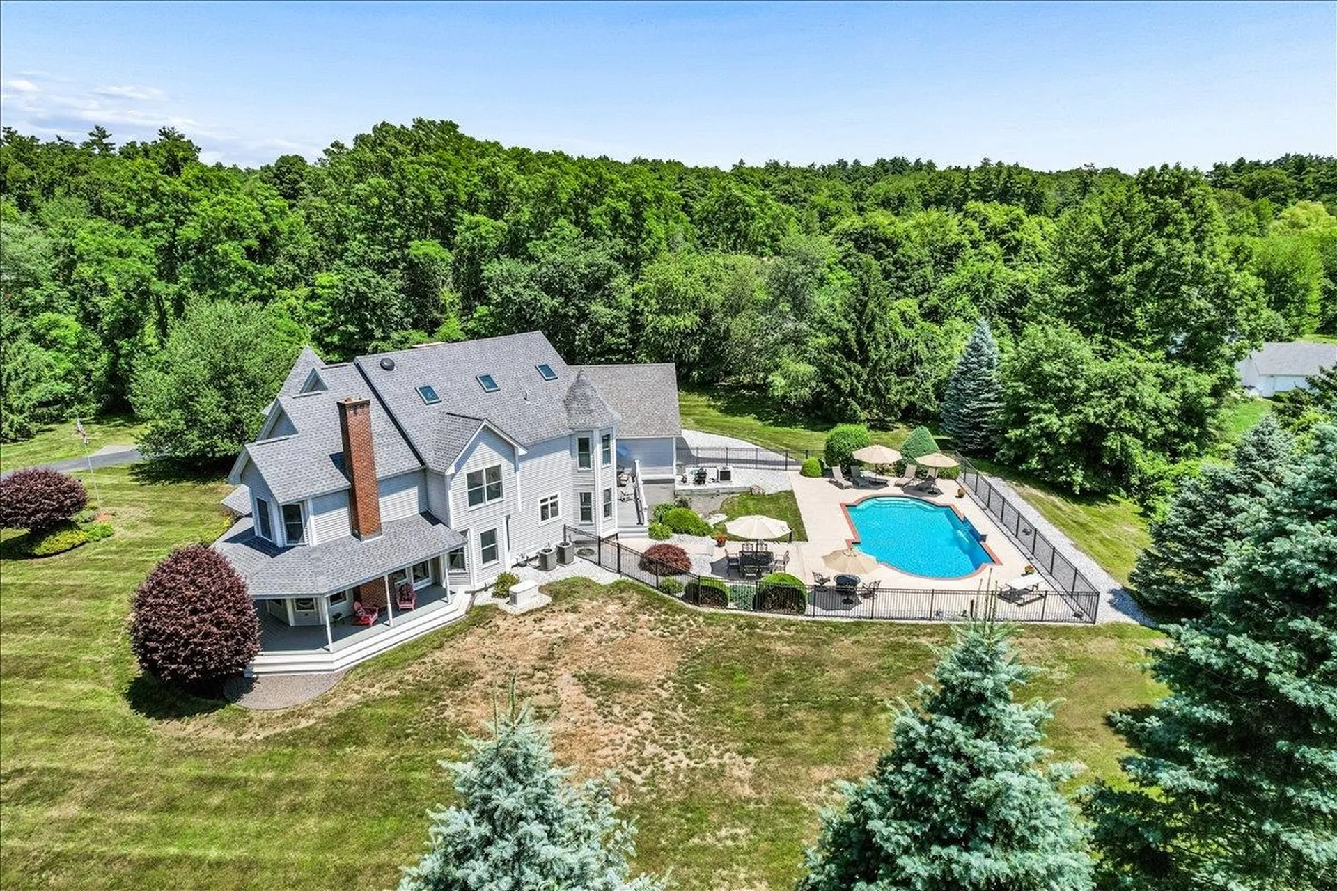 7 King James Drive Londonderry NH 03053