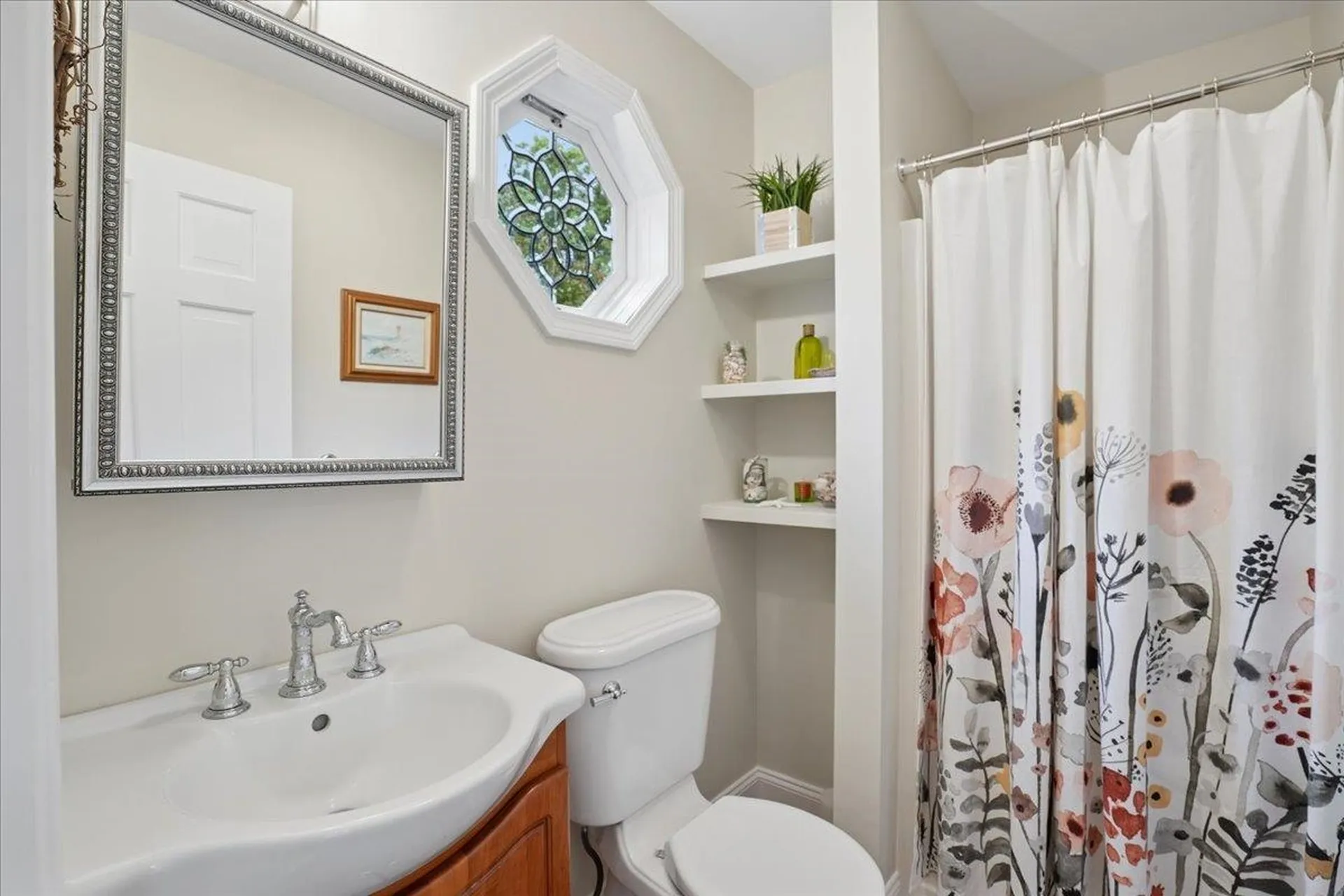 7 King James Drive Londonderry NH 03053
