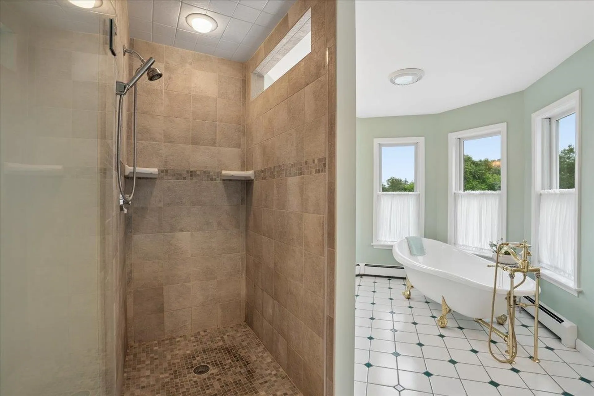 7 King James Drive Londonderry NH 03053