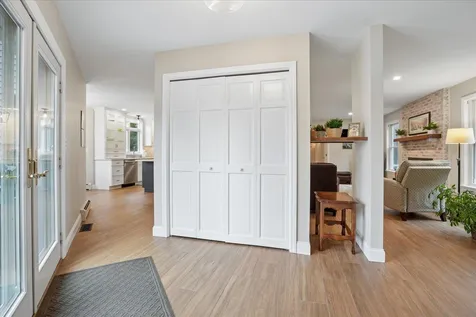 7 King James Drive Londonderry NH 03053