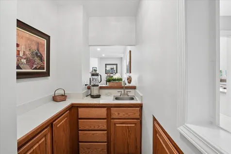 7 King James Drive Londonderry NH 03053