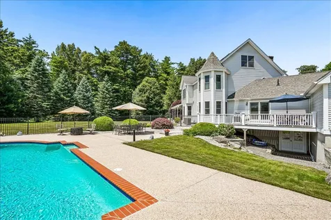 7 King James Drive Londonderry NH 03053