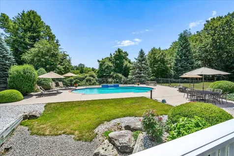 7 King James Drive Londonderry NH 03053