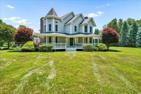 7 King James Drive Londonderry NH 03053