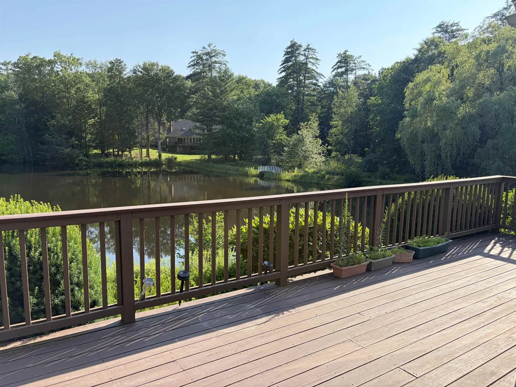 20 Peninsula Drive Stratham NH 03885