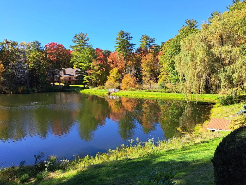 20 Peninsula Drive Stratham NH 03885