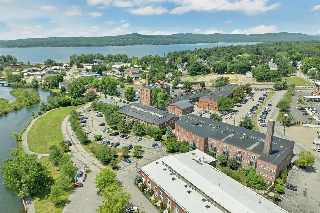 48 Landing Lane Laconia NH 03246