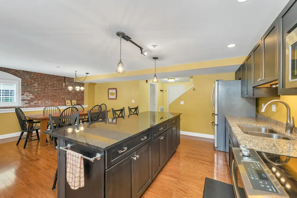 48 Landing Lane Laconia NH 03246