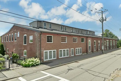 48 Landing Lane Laconia NH 03246