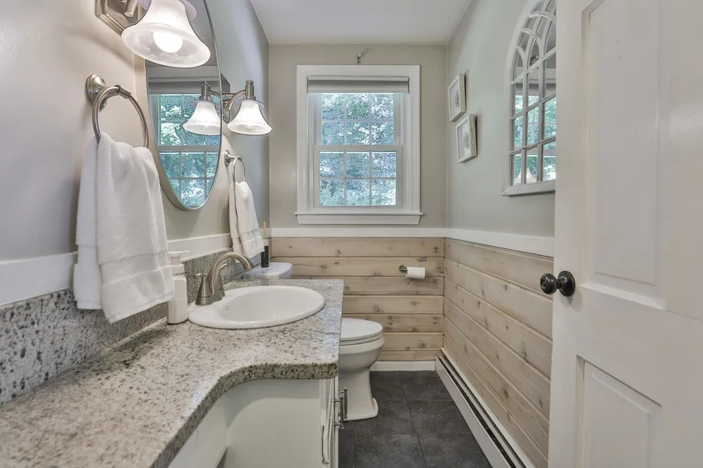 24 Beaver Brook Circle Amherst NH 03031
