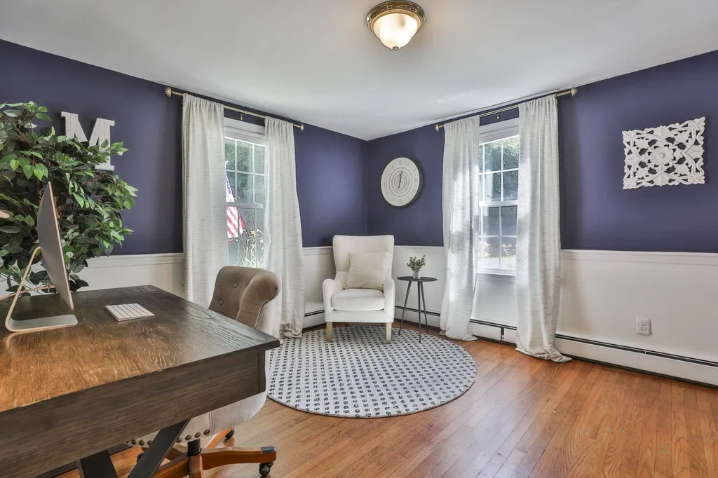 24 Beaver Brook Circle Amherst NH 03031