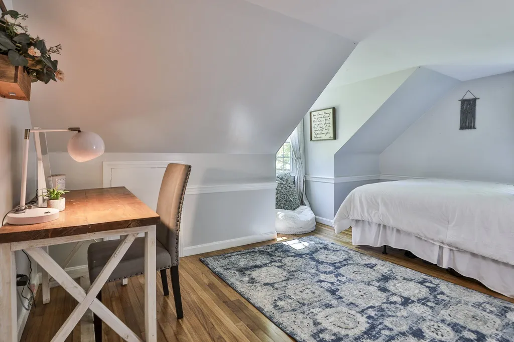 24 Beaver Brook Circle Amherst NH 03031