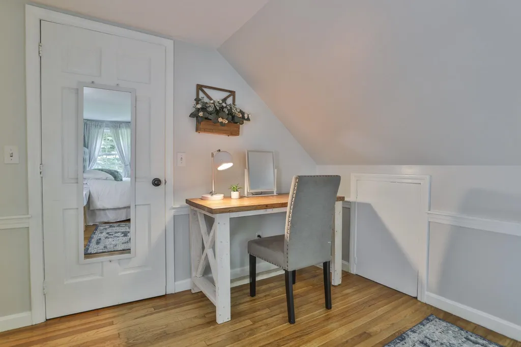 24 Beaver Brook Circle Amherst NH 03031
