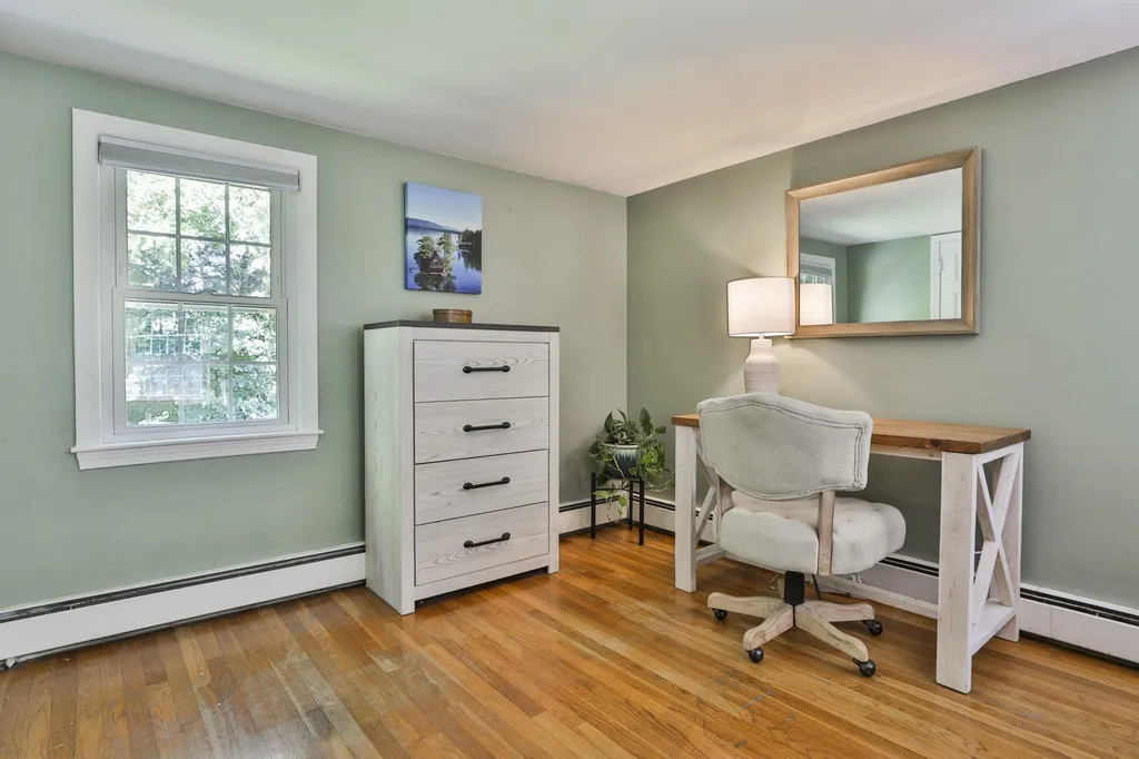 24 Beaver Brook Circle Amherst NH 03031