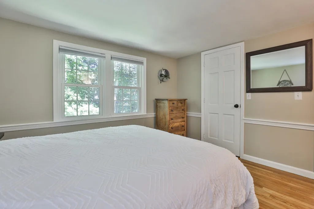 24 Beaver Brook Circle Amherst NH 03031
