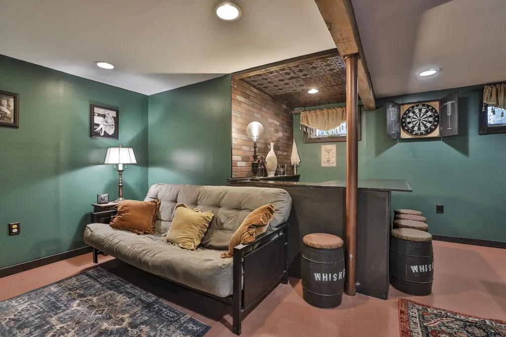 24 Beaver Brook Circle Amherst NH 03031