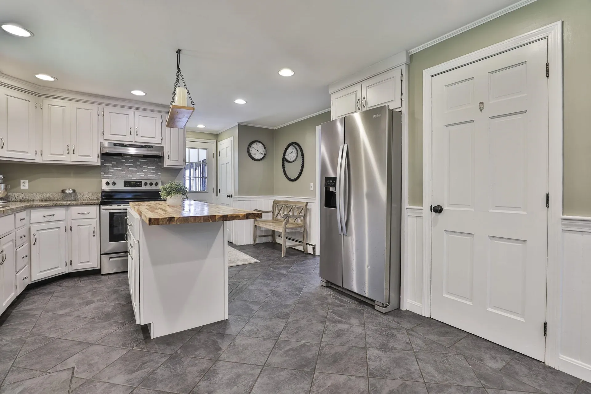 24 Beaver Brook Circle Amherst NH 03031
