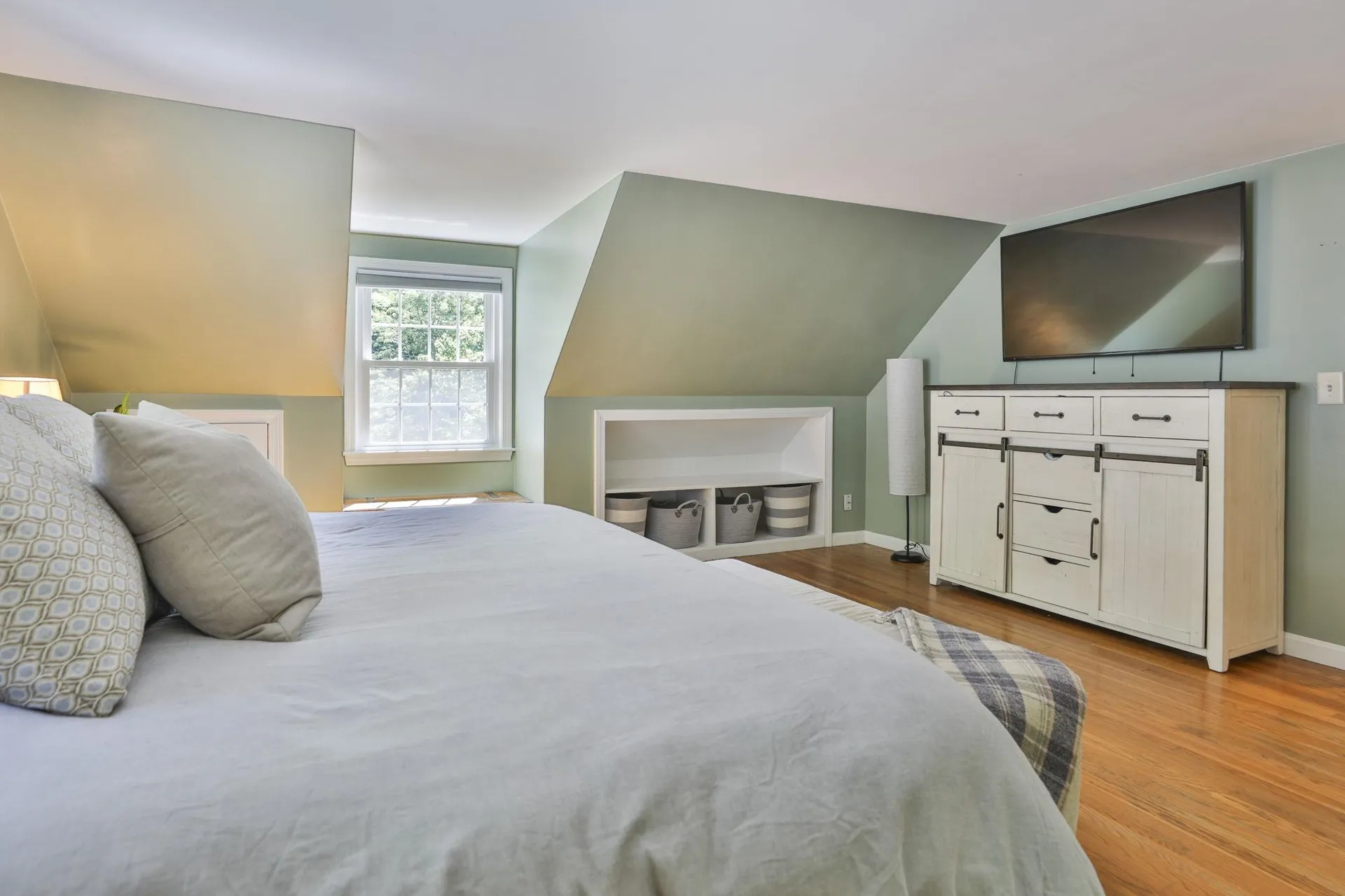 24 Beaver Brook Circle Amherst NH 03031