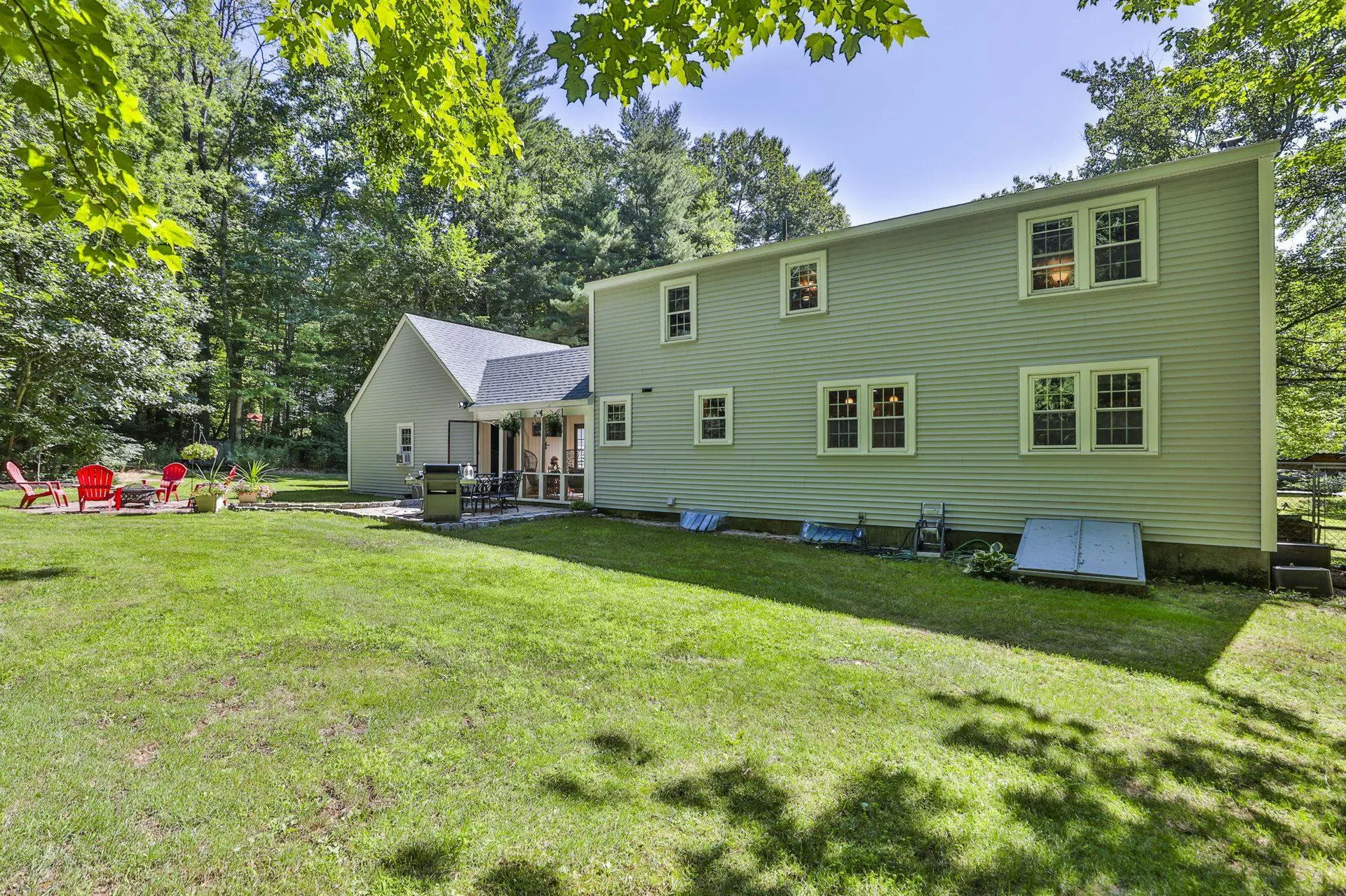 24 Beaver Brook Circle Amherst NH 03031