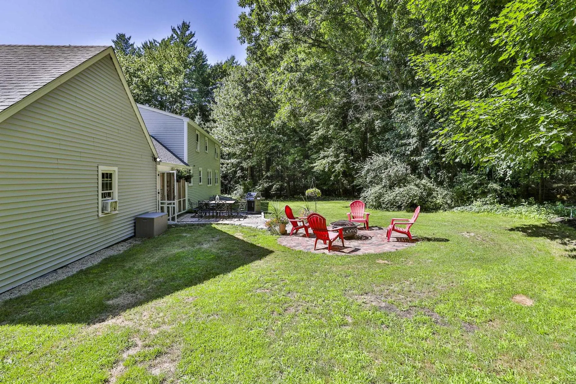 24 Beaver Brook Circle Amherst NH 03031