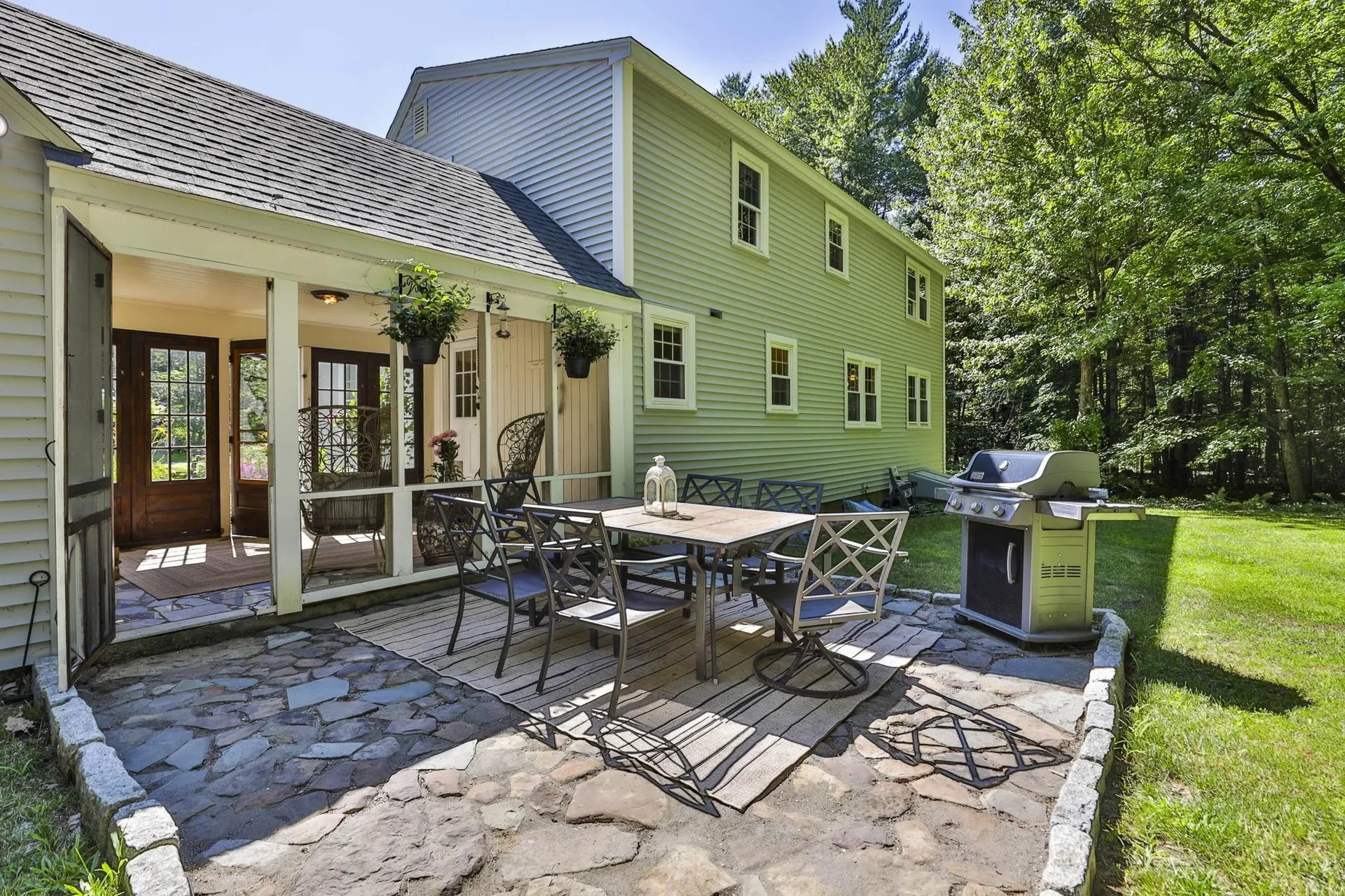 24 Beaver Brook Circle Amherst NH 03031