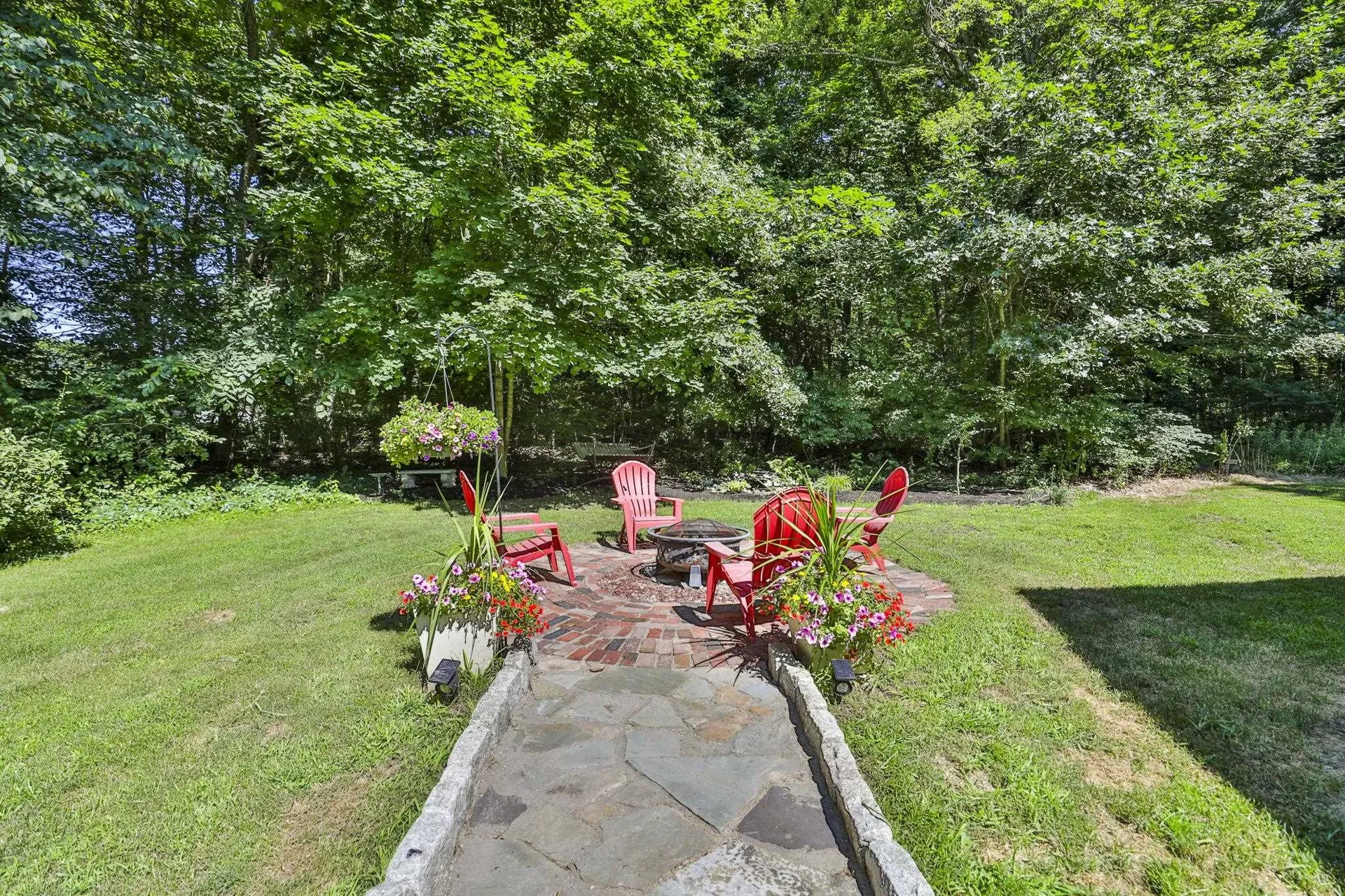 24 Beaver Brook Circle Amherst NH 03031