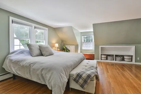 24 Beaver Brook Circle Amherst NH 03031