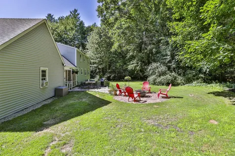 24 Beaver Brook Circle Amherst NH 03031