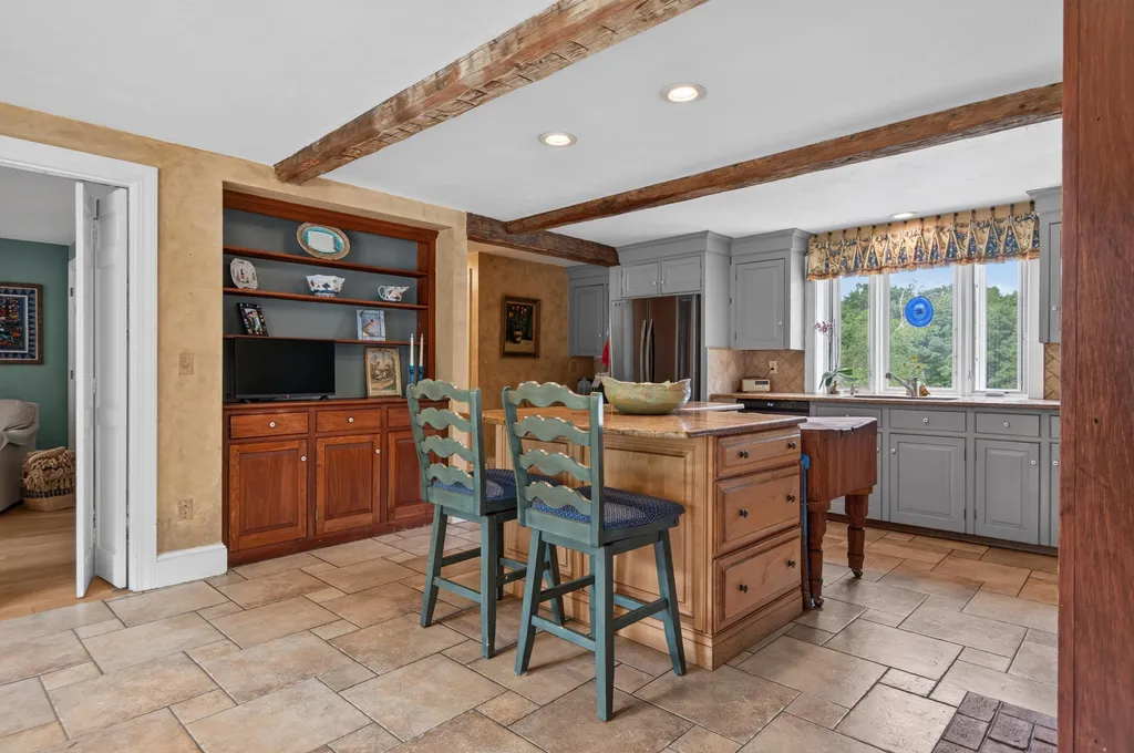 428 Clark Hill Road New Boston NH 03070