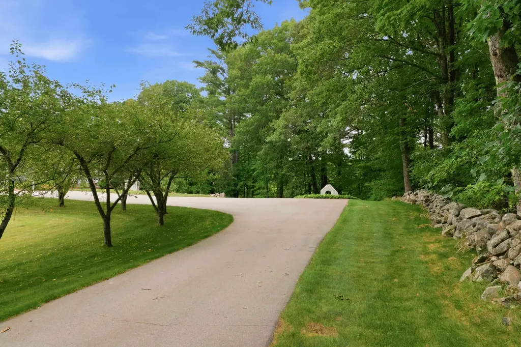 428 Clark Hill Road New Boston NH 03070