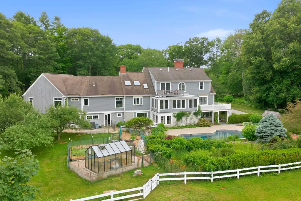428 Clark Hill Road New Boston NH 03070