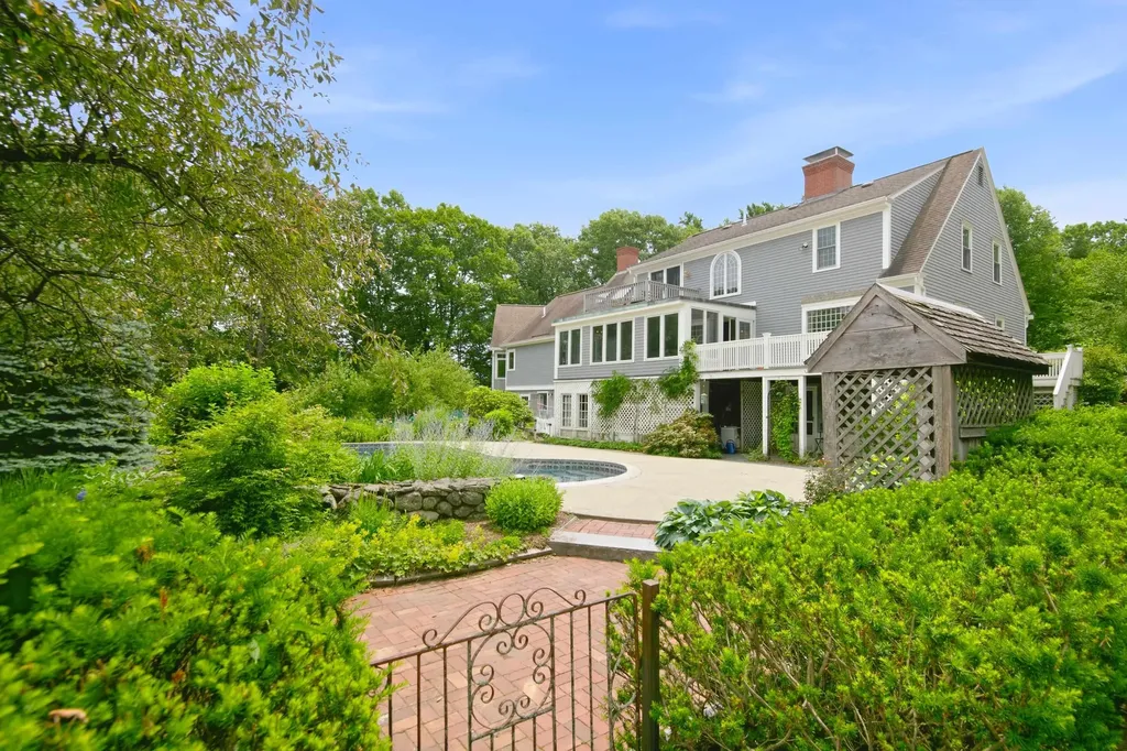 428 Clark Hill Road New Boston NH 03070