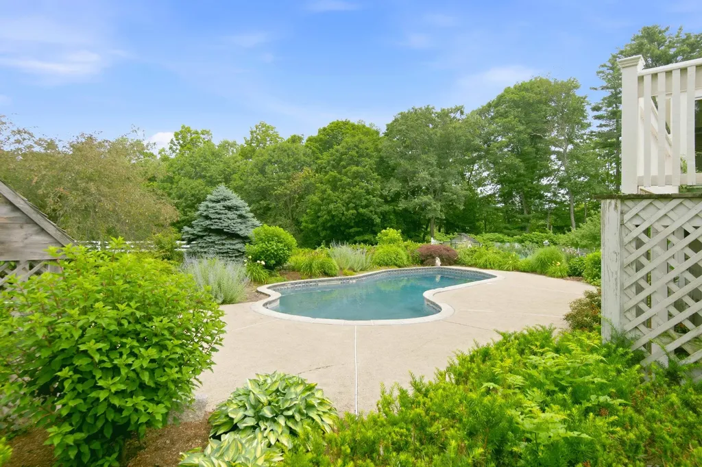 428 Clark Hill Road New Boston NH 03070