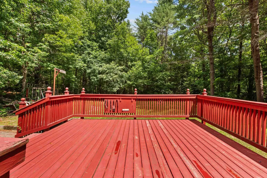 86 Mo-sett Avenue Goffstown NH 03045
