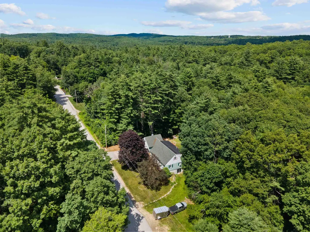 86 Mo-sett Avenue Goffstown NH 03045