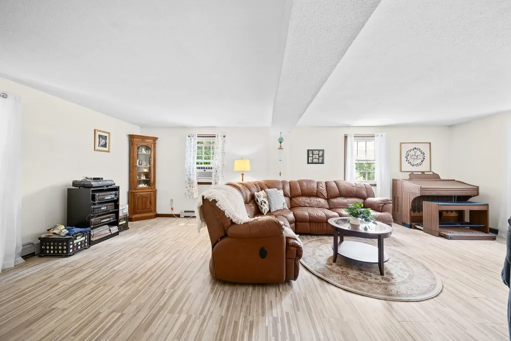 86 Mo-sett Avenue Goffstown NH 03045
