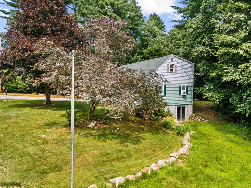 86 Mo-sett Avenue Goffstown NH 03045