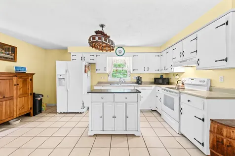 86 Mo-sett Avenue Goffstown NH 03045